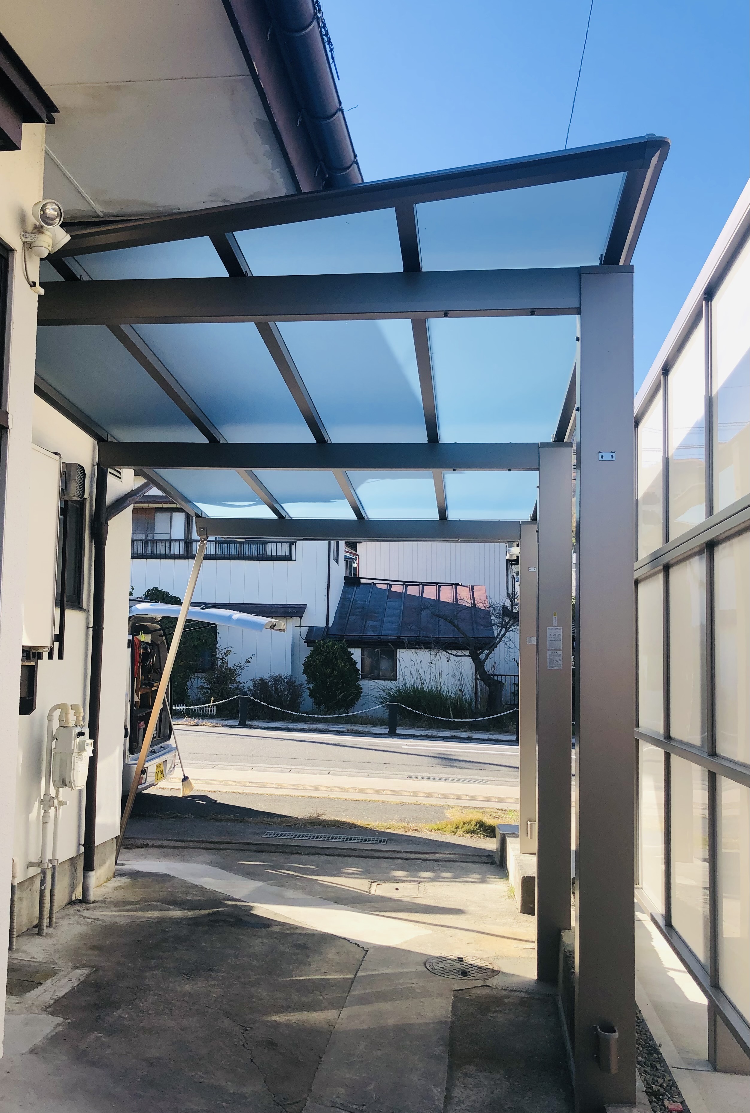 松本市の駐車場・カーポート（狭い）施工事例 メイン写真