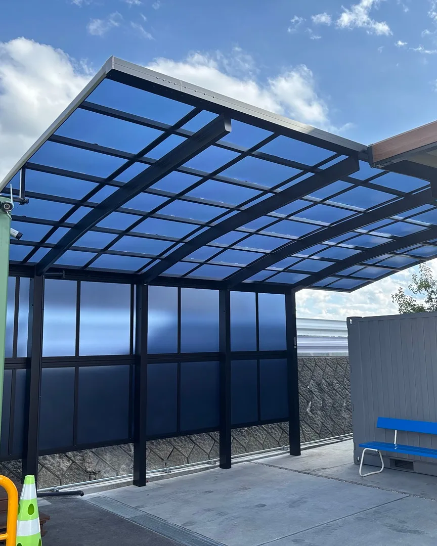 松本市の駐車場・カーポート（サイドパネル付き）施工事例 メイン写真