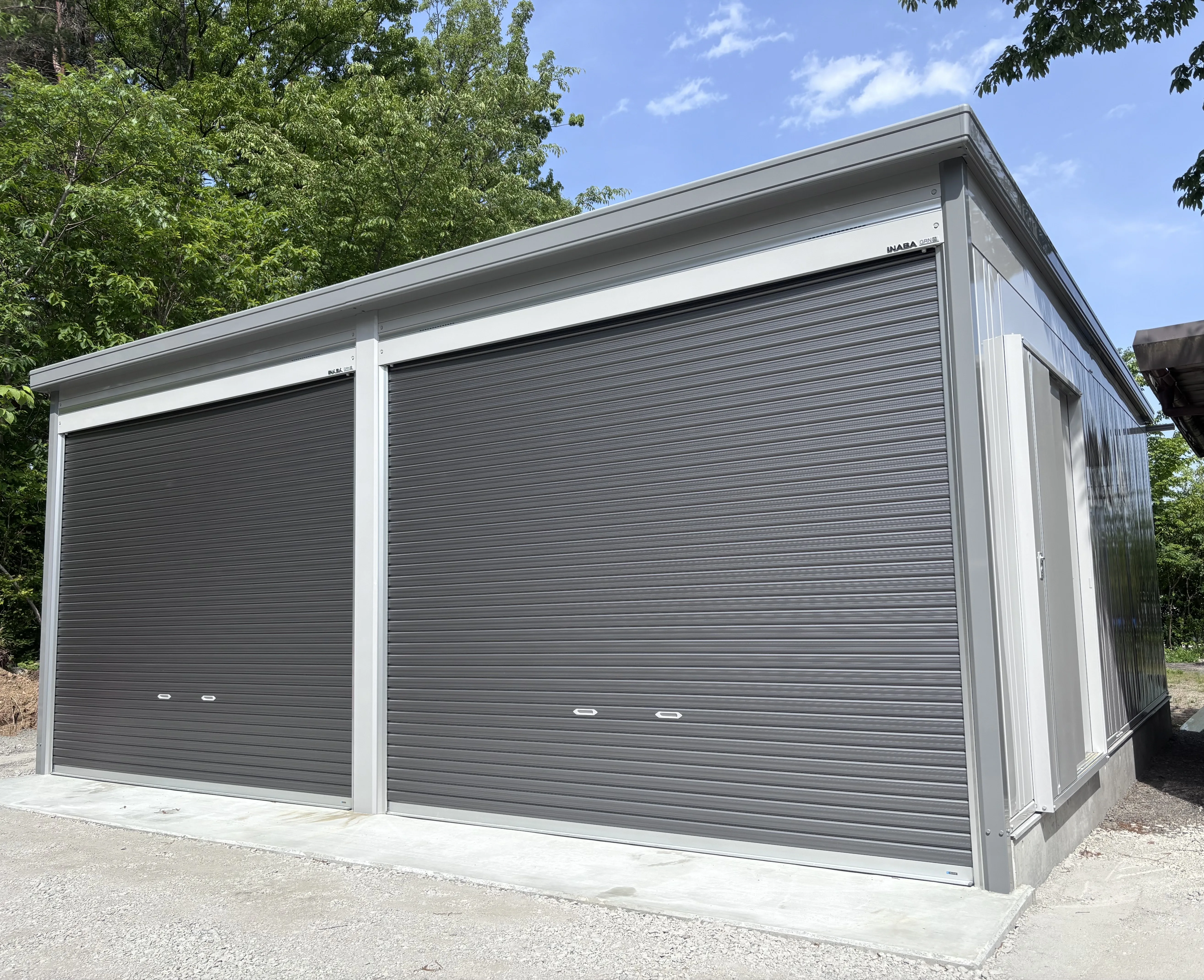 安曇野市の大容量ガレージ施工事例 メイン写真 - 職人直営のアシスタンス心和