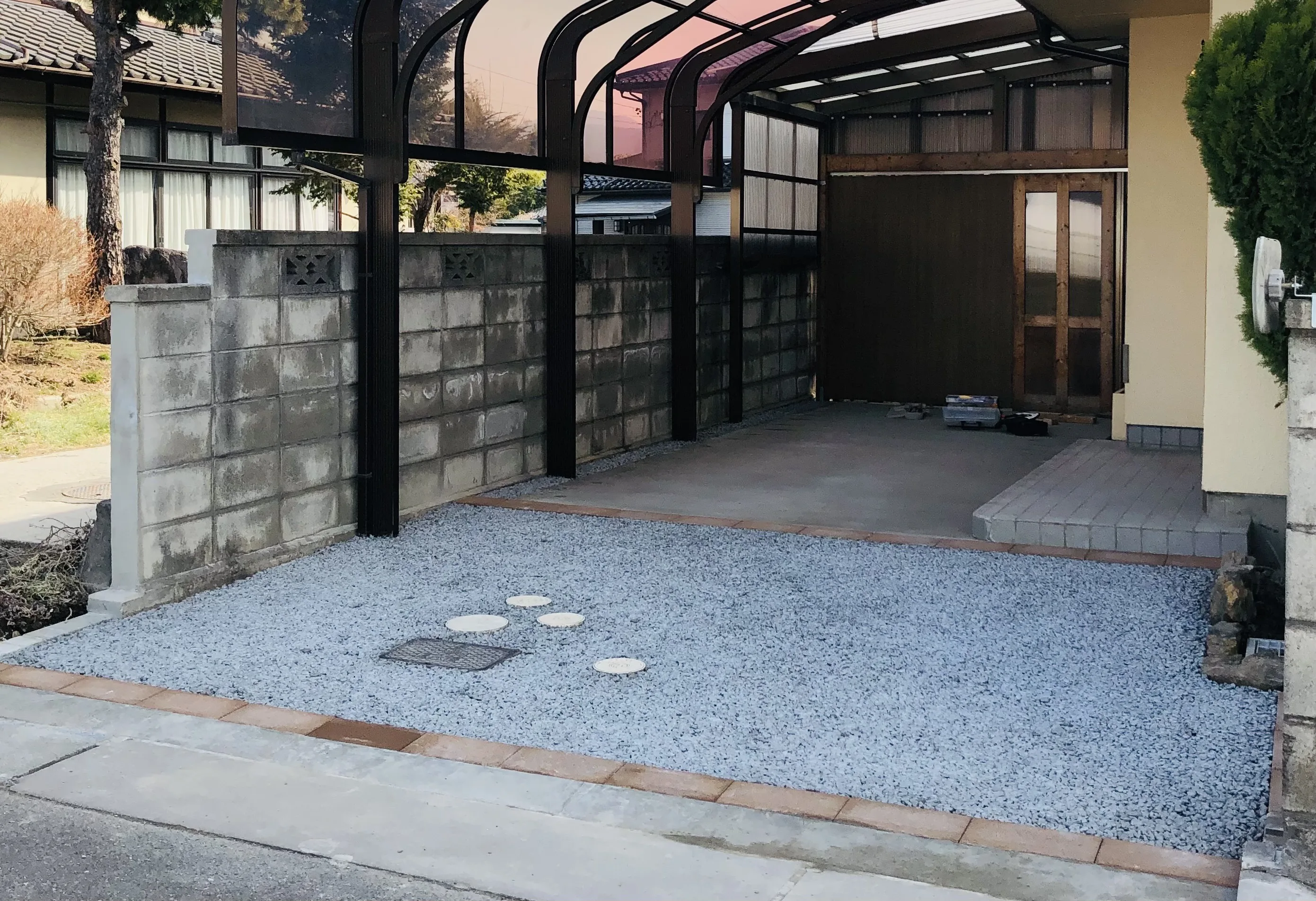 長野・松本の芝・砂利・雑草対策施工事例 メイン写真 - 職人直営のアシスタンス心和