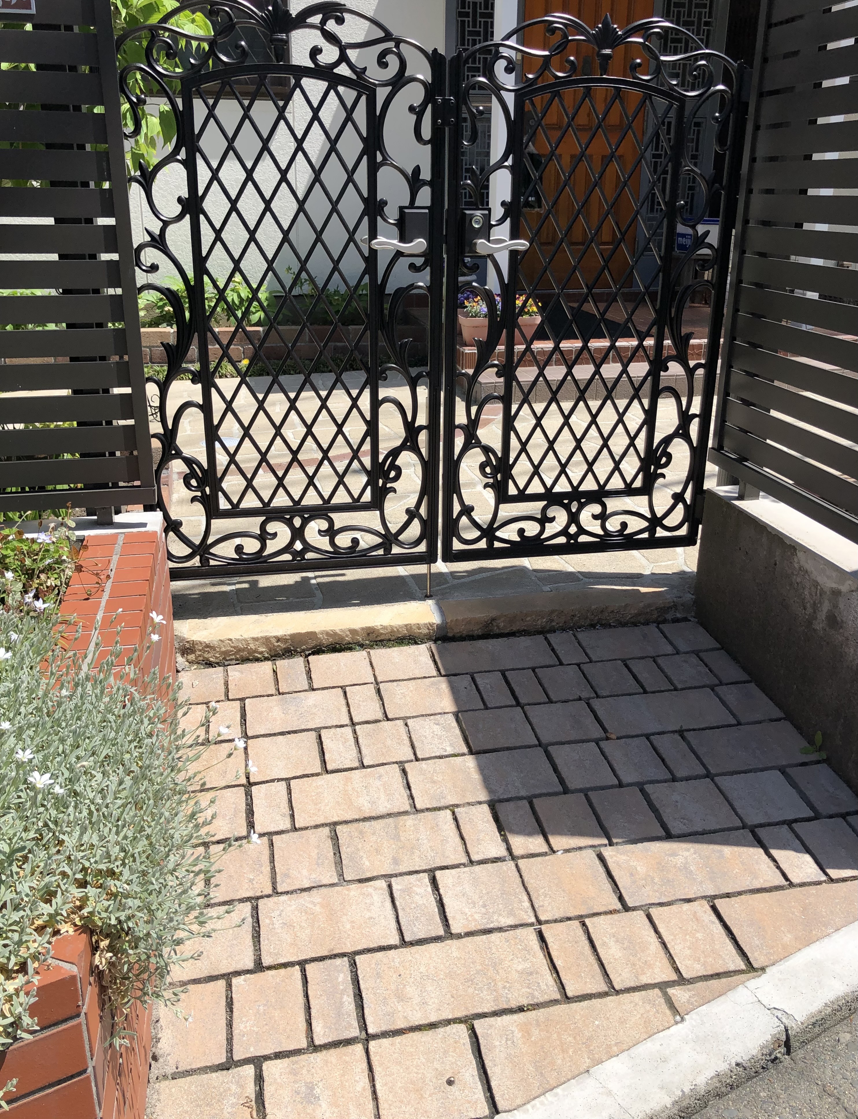 松本市のインターロッキング（テラス）施工事例2 - 職人直営のアシスタンス心和